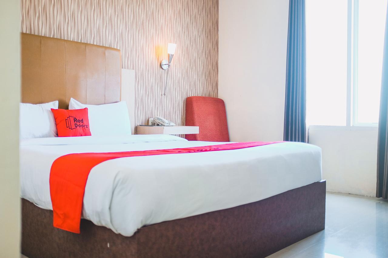 Reddoorz Plus Near Mall Panakukang Makassar Extérieur photo